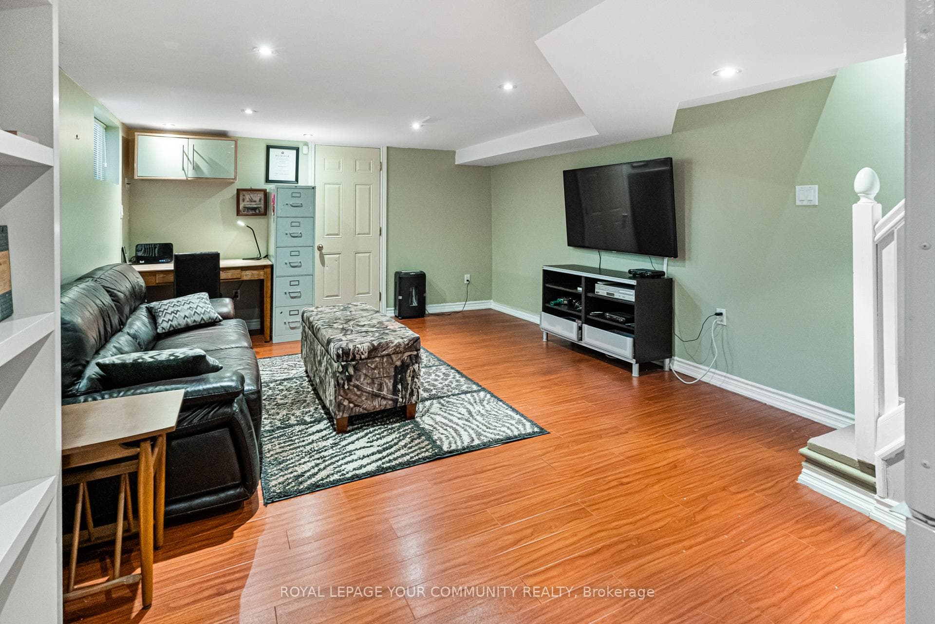 261 McRoberts Avenue photo 24