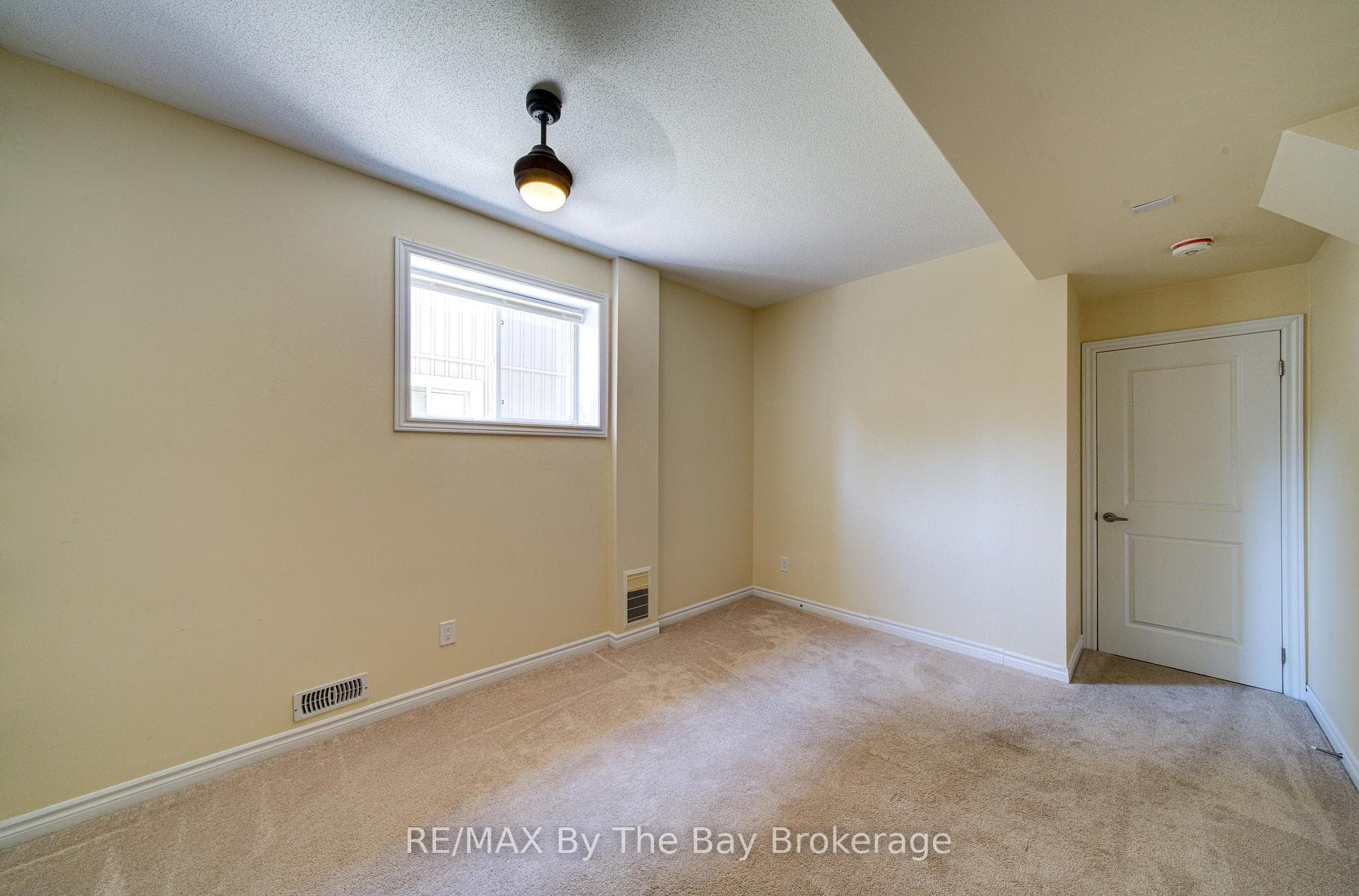 100 ALLEGRA Drive photo 33