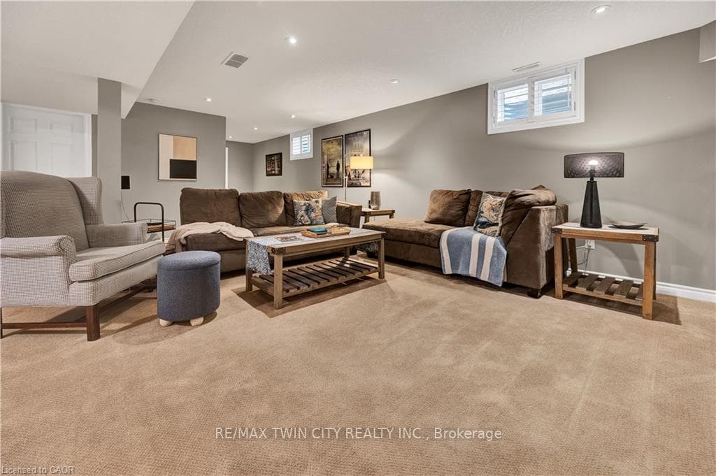 835 Brandenburg Boulevard photo 34