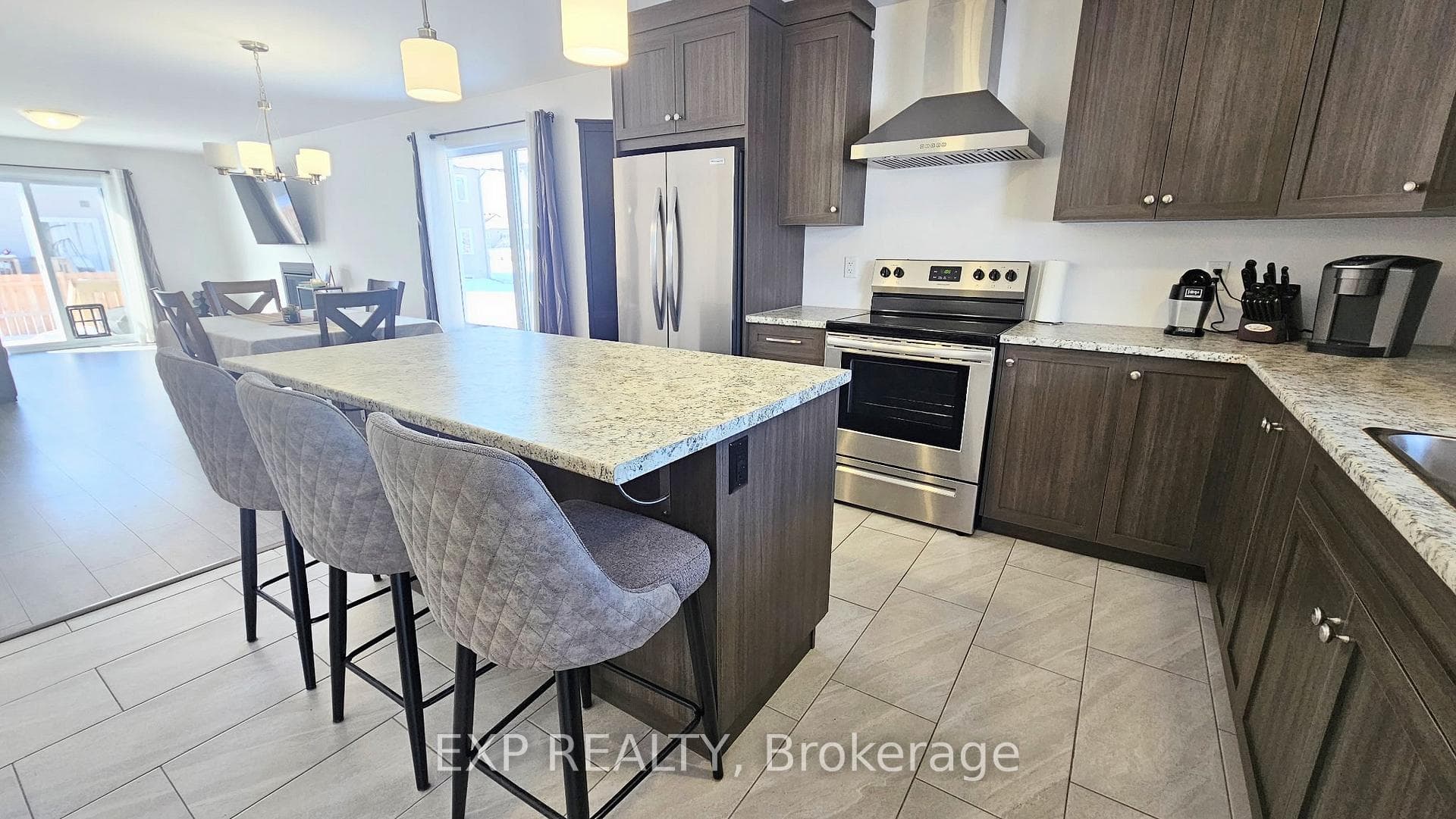 134 Giroux Street photo 3