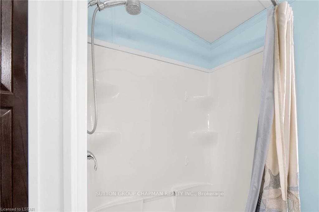 22790 AMIENS Road Unit 52 photo 16