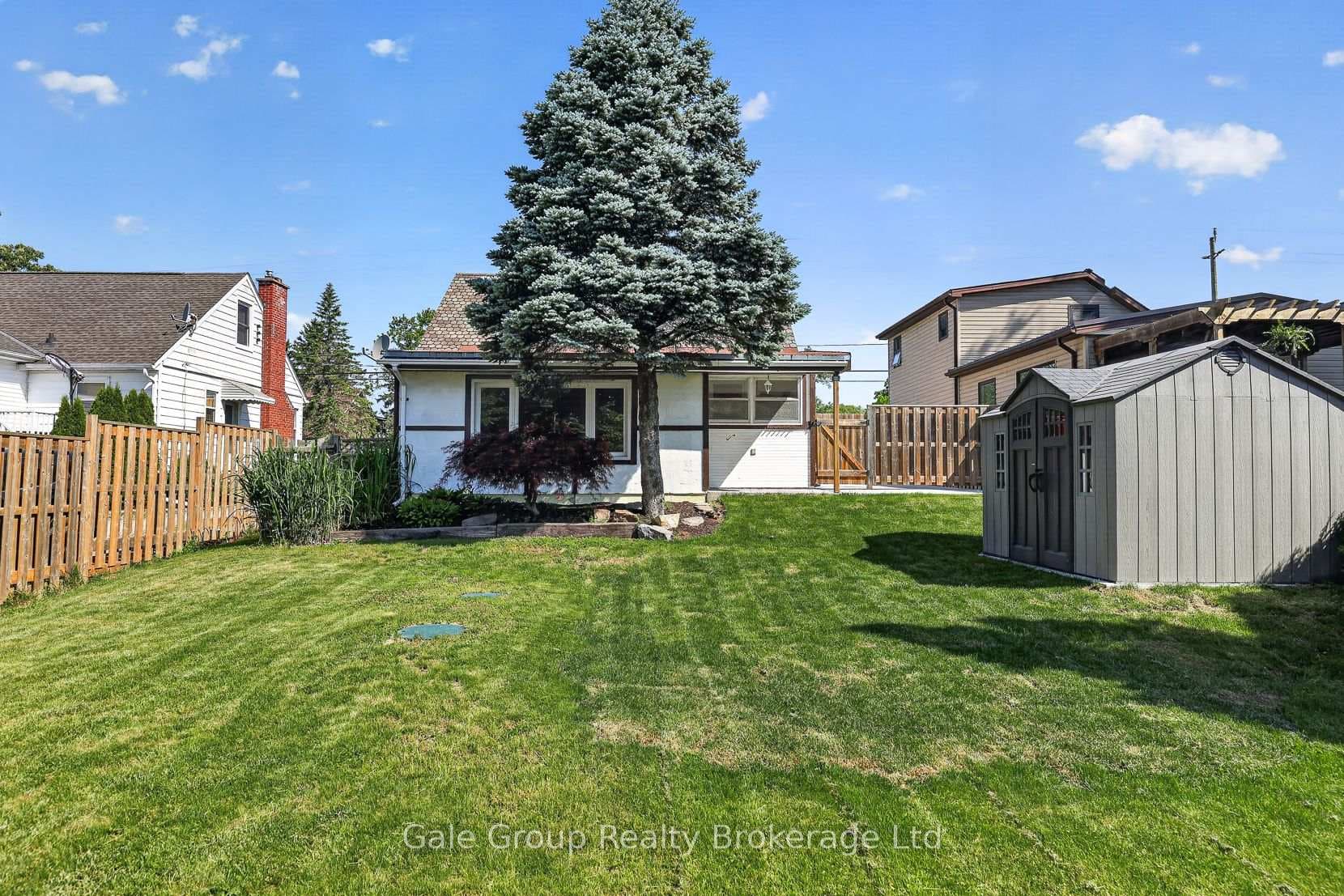 4021 Catherine Street photo 32