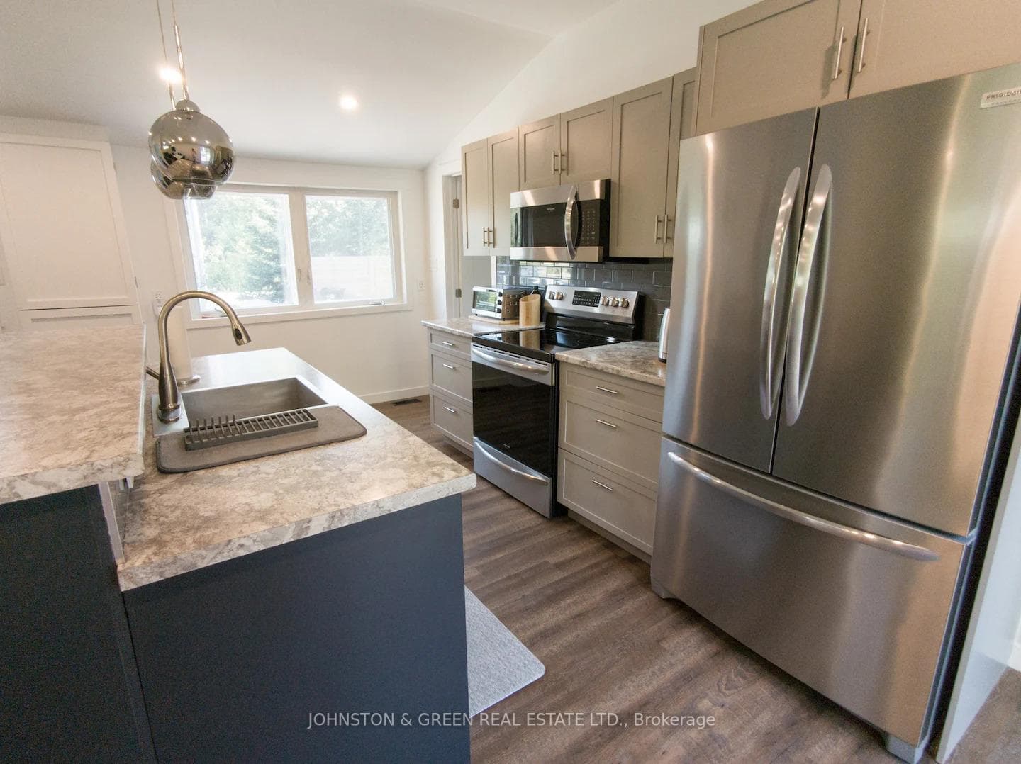 127 Glenlake Boulevard photo 3