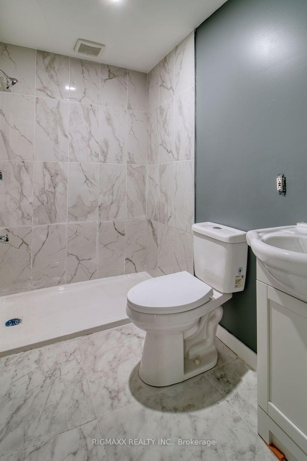 2104 Evans Boulevard photo 27