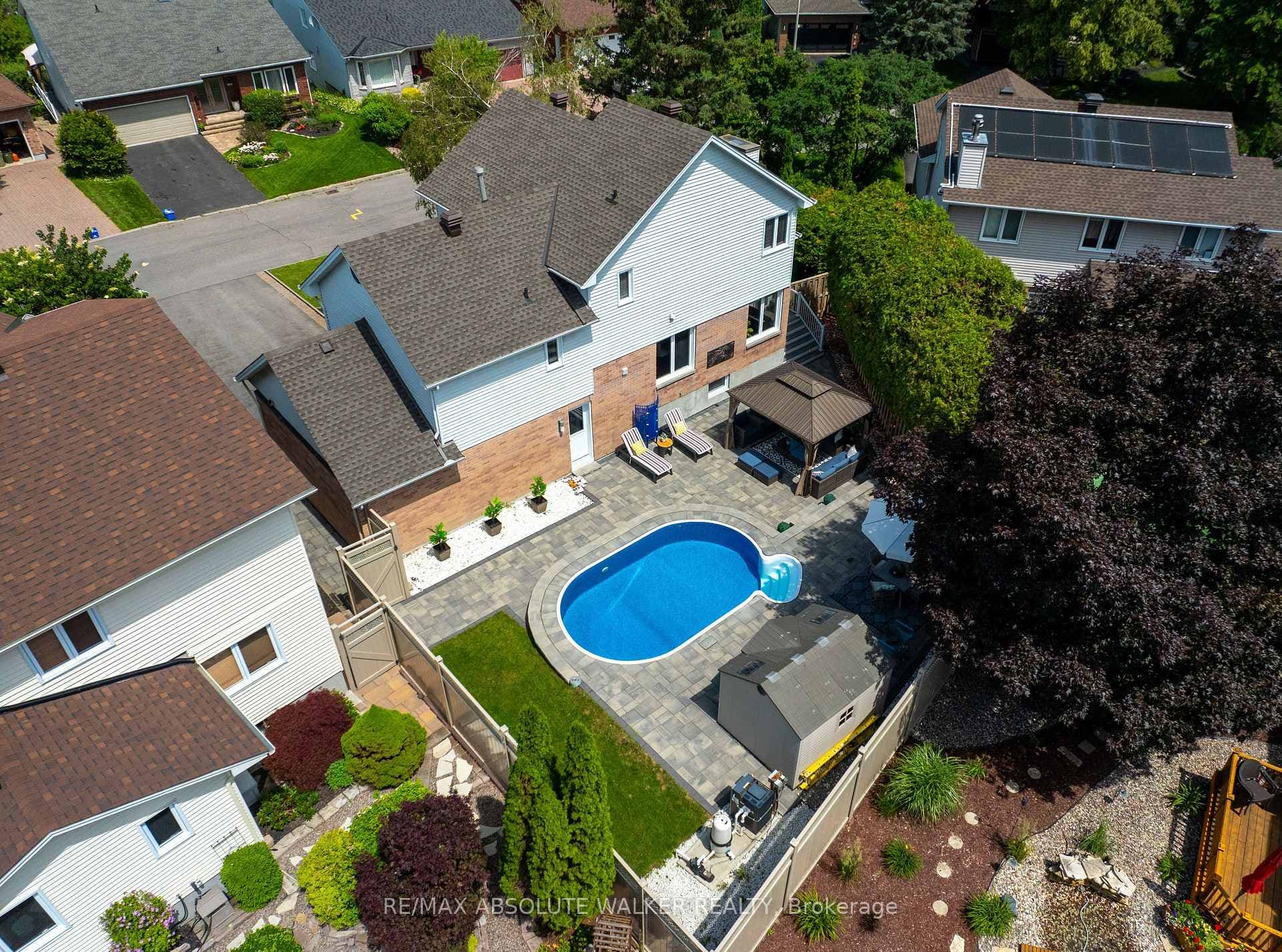 1368 Norview Crescent photo 46