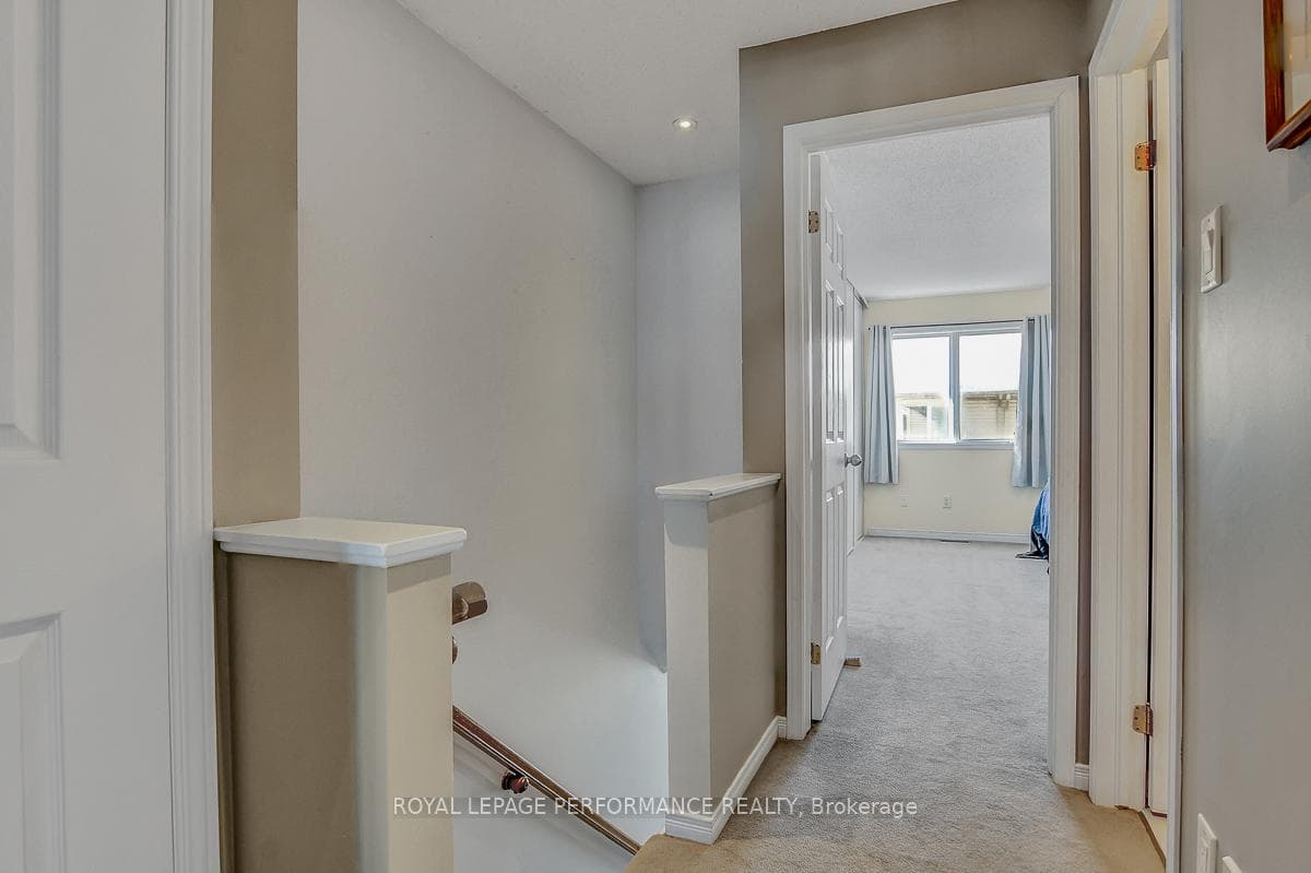 95 Manhattan Crescent photo 23