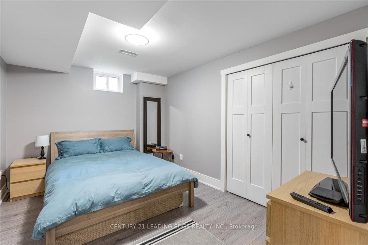 14 ALEXANDER HUNTER Place photo 21