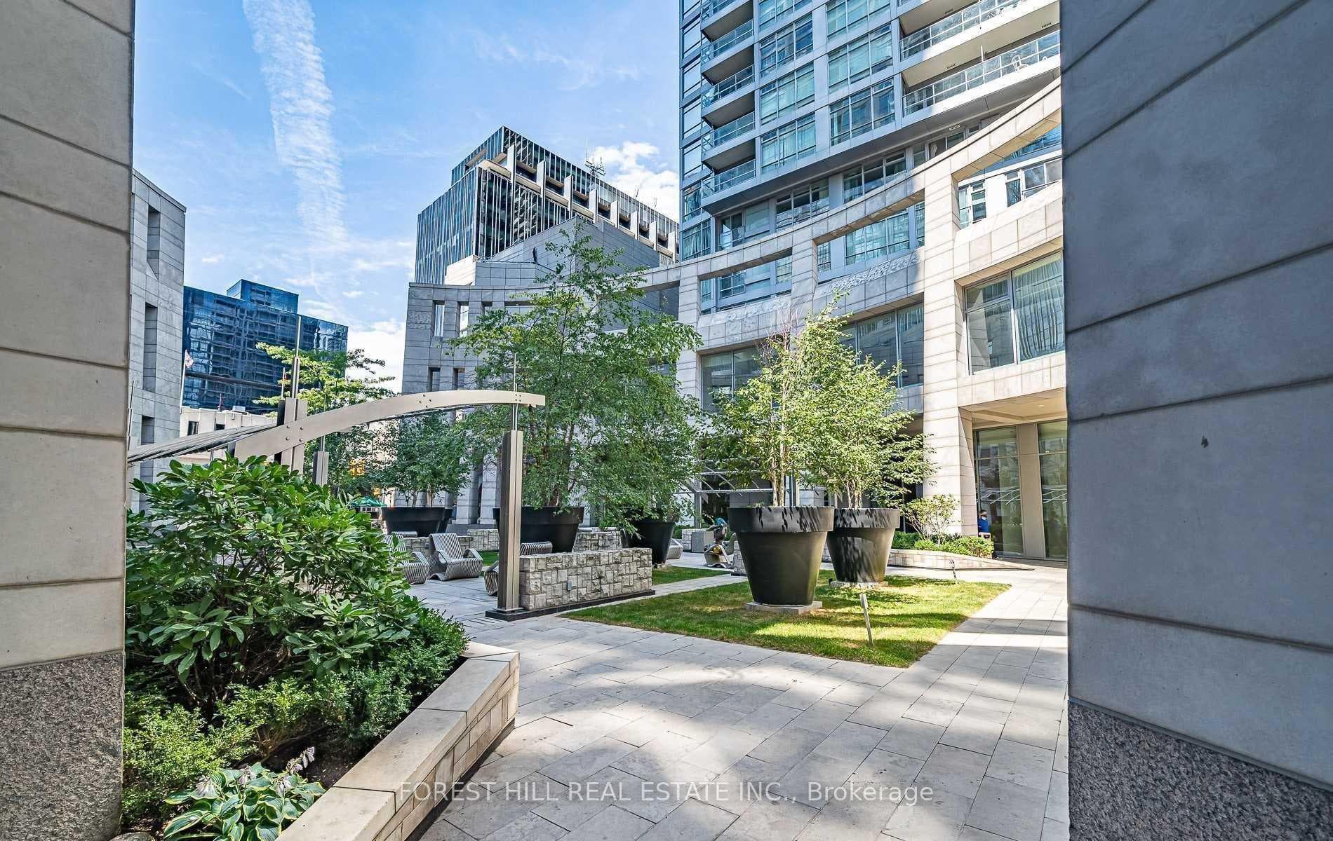 2191 Yonge Street Unit 2209 photo 5