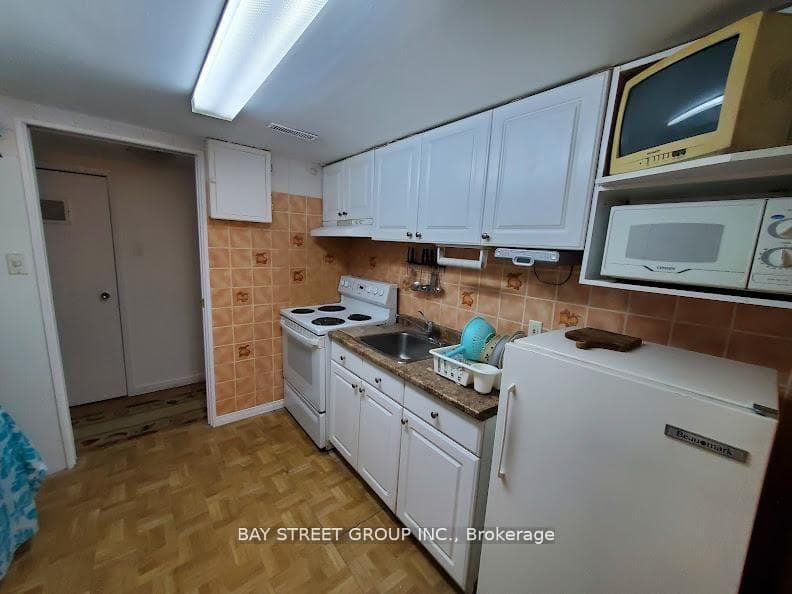 73 Regatta Crescent Unit Lower photo 5