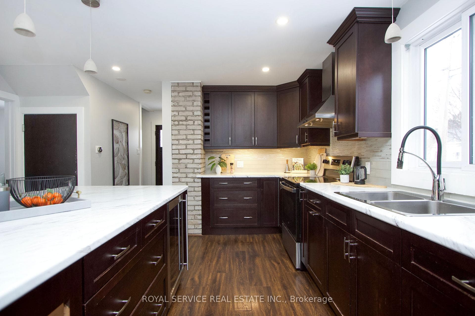 383 Campbell Street photo 6