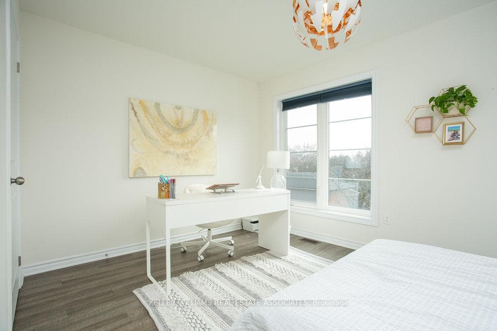 383 Dundas Street Unit 13 photo 14