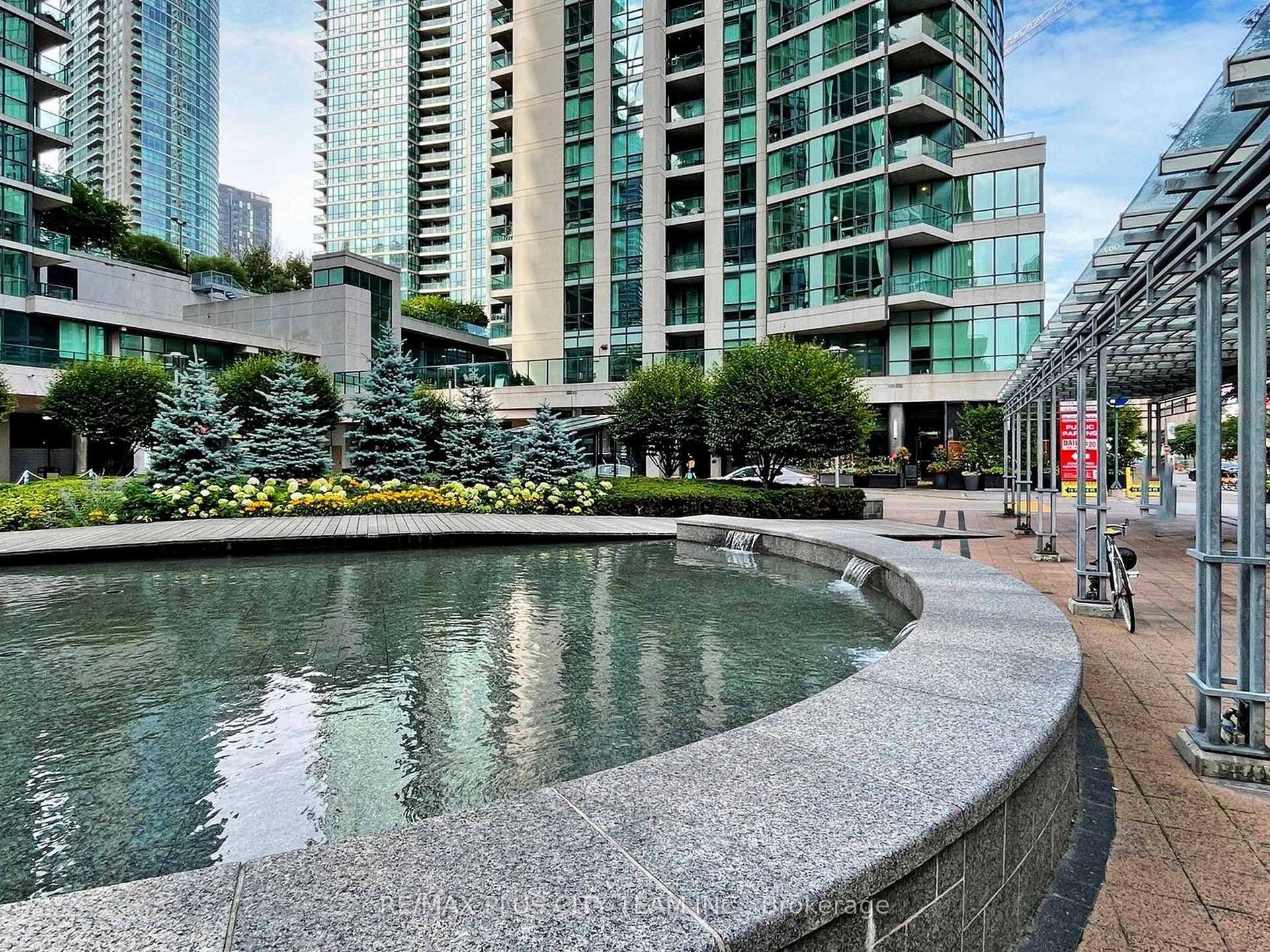 16 Yonge Street Unit 502 photo 41