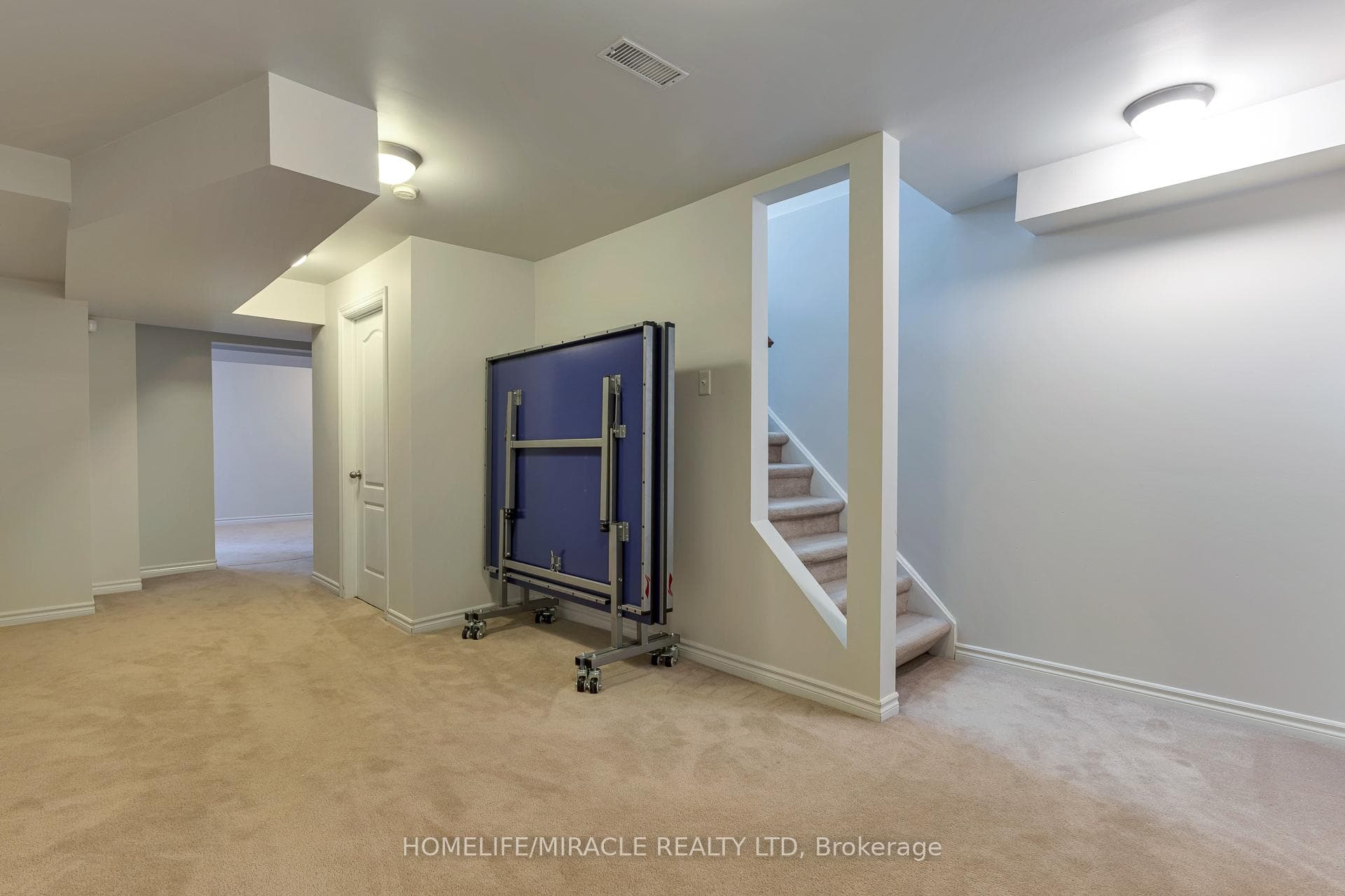 2299 Glazebrook Circle photo 6