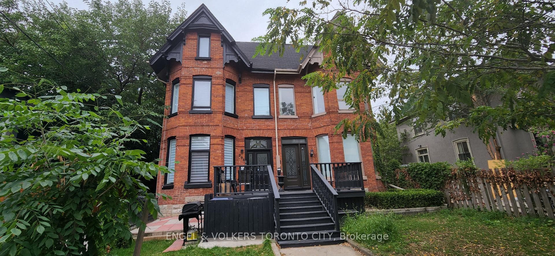 298 Seaton Street photo 2