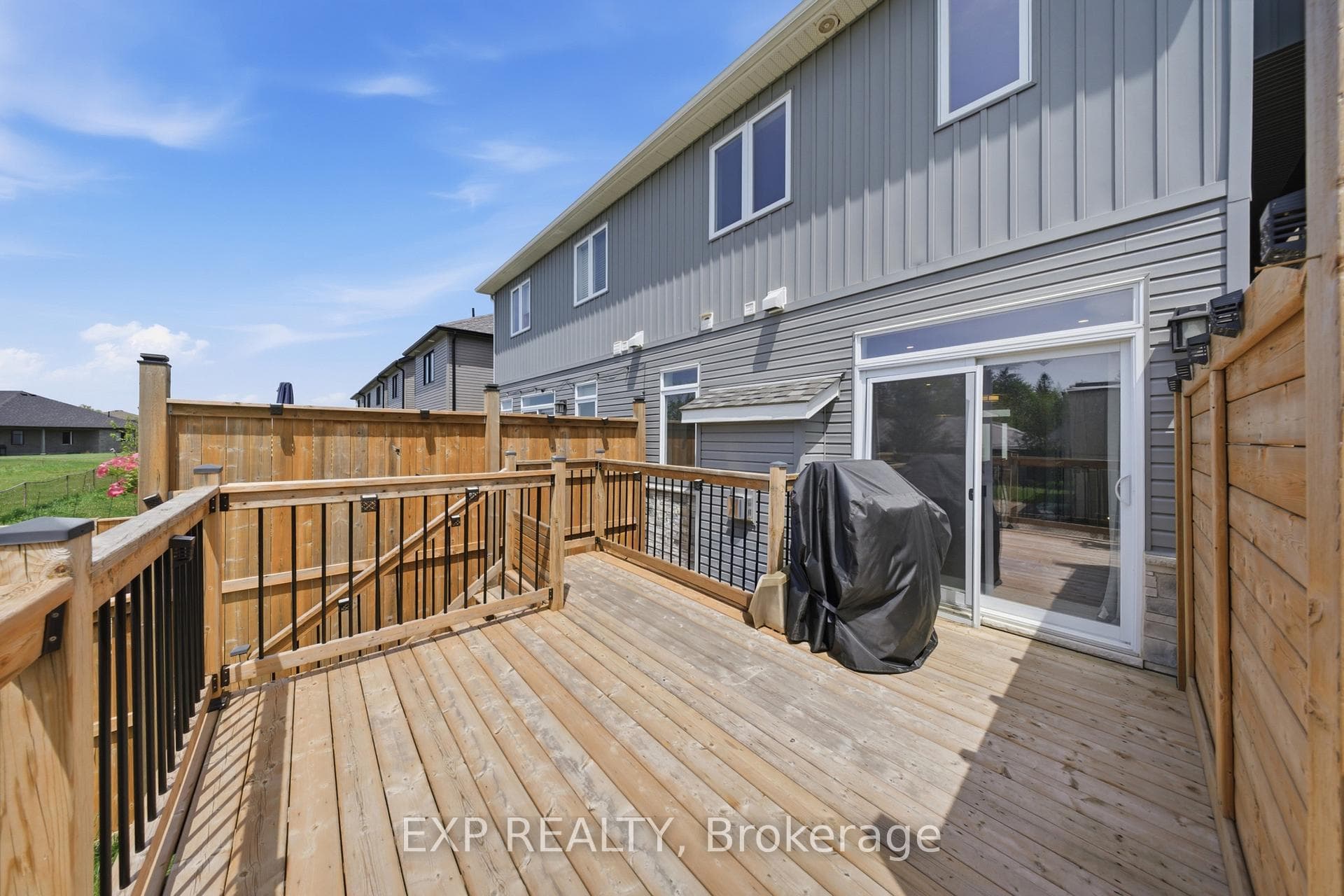 107 Stephenson Way photo 34