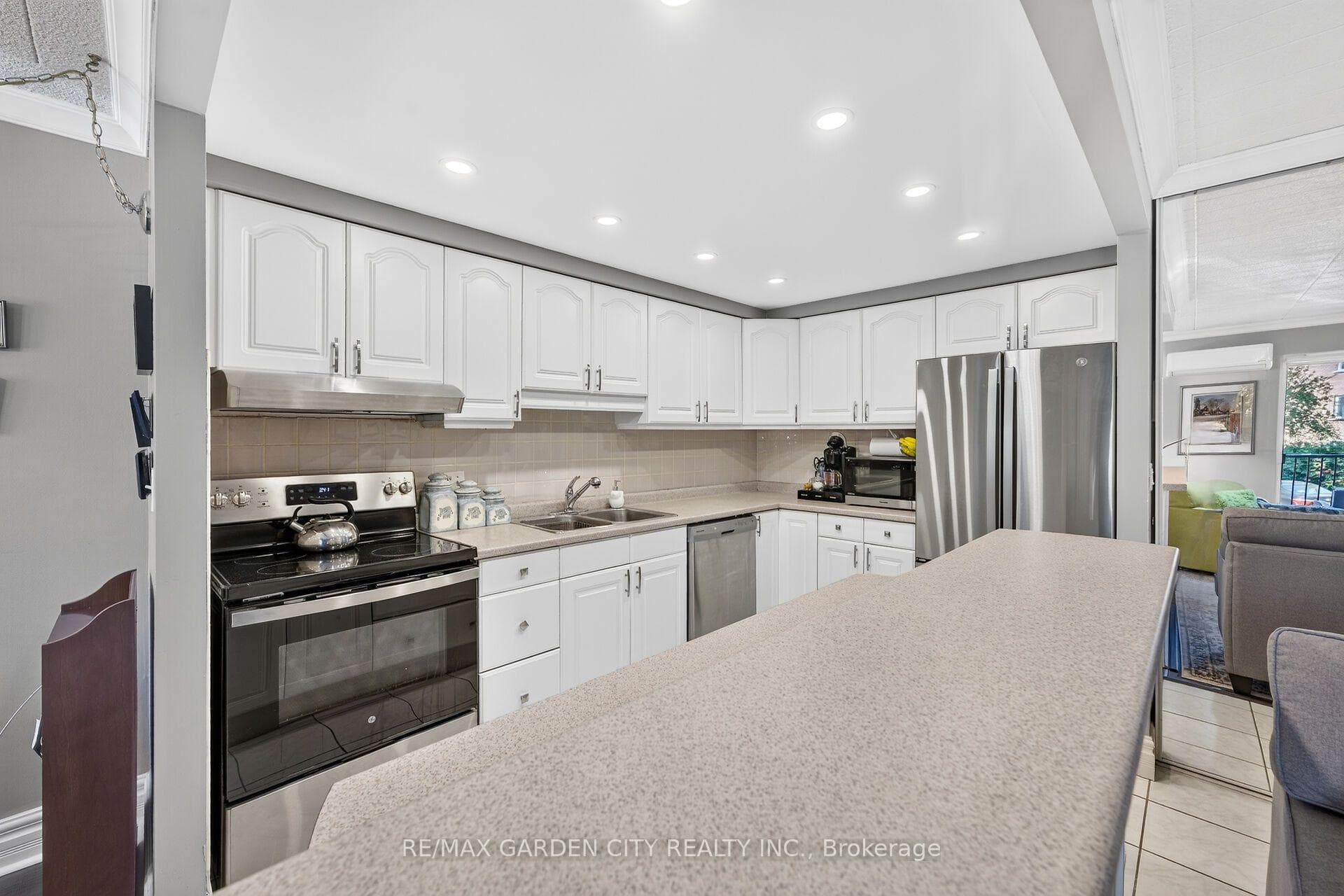 20 JOHN Street Unit 205 photo 8