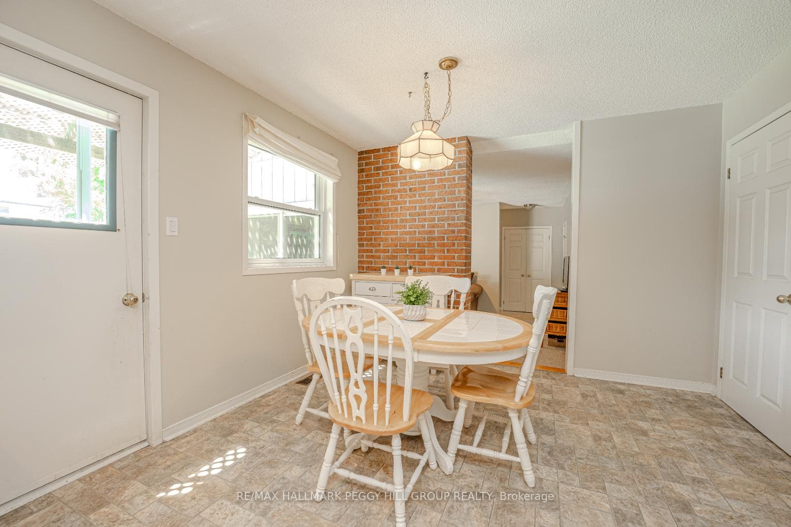 30 Clover Avenue photo 8