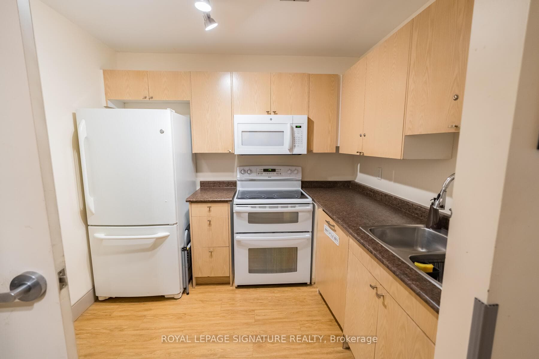 10 Guildwood Parkway Unit 1122 photo 32