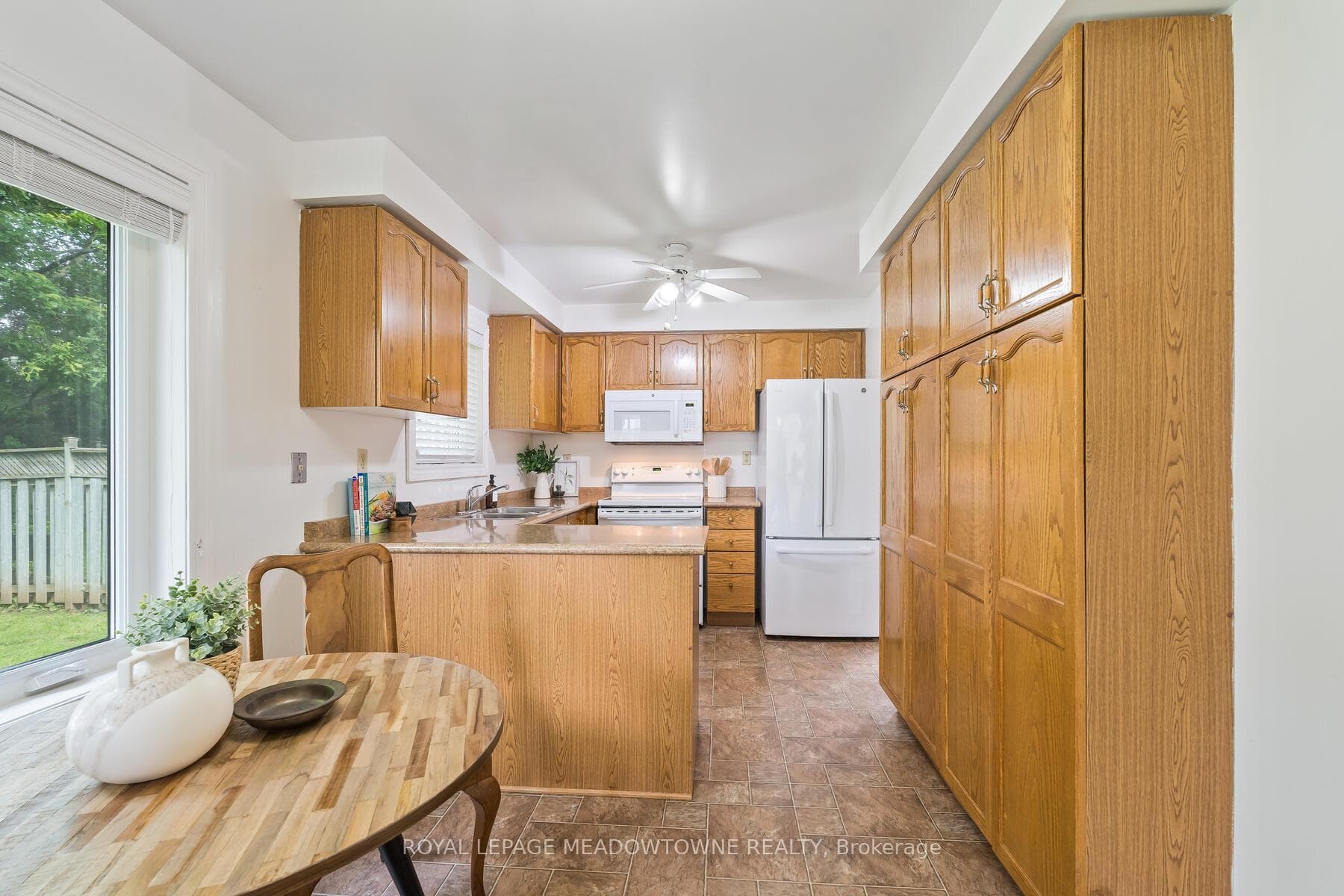 42 Mccullough Crescent photo 11