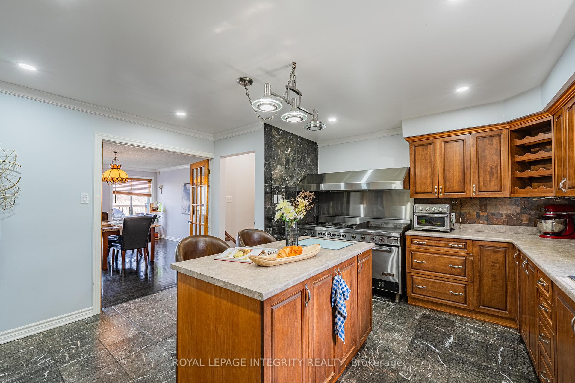 3318 DUNROBIN Road photo 10