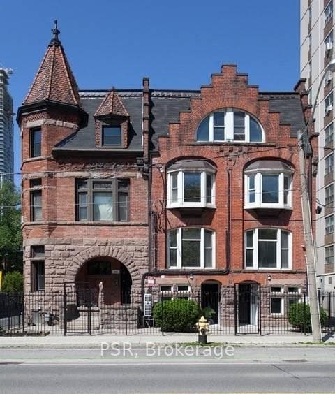 262 Sherbourne Street Unit 4 photo 10