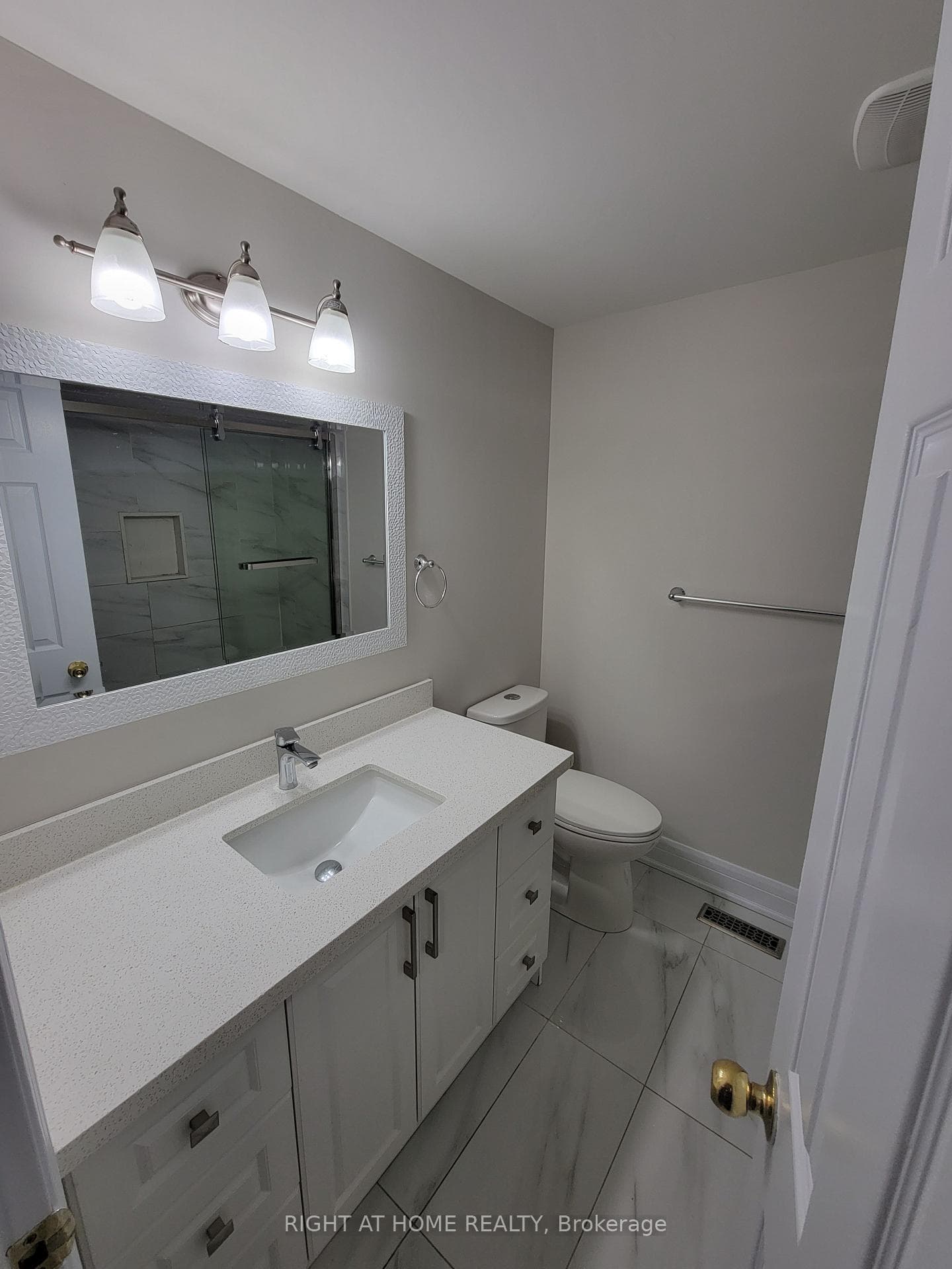 66 Major Oak Terrace photo 33