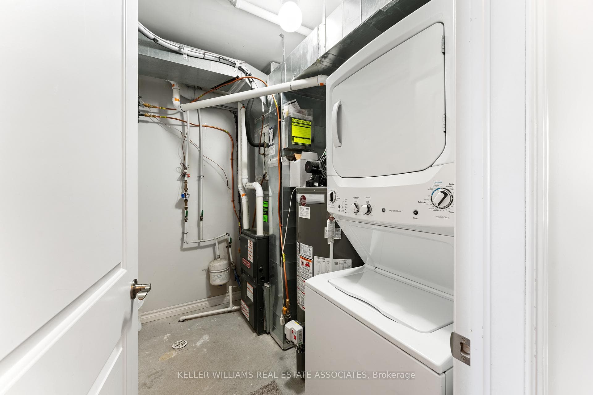 252 Penetanguishene Road Unit 13 photo 25