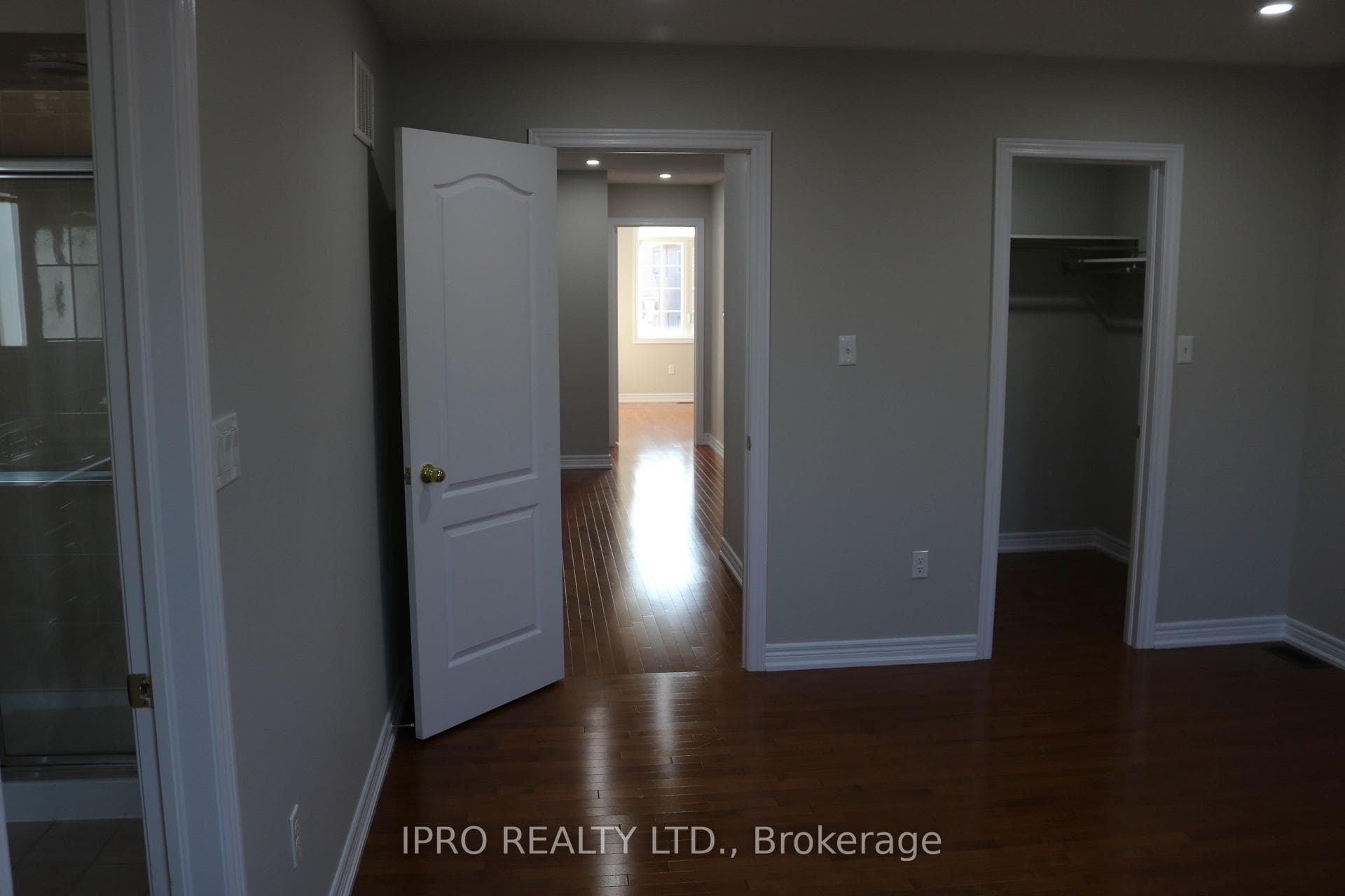 5511 Meadowcrest Avenue photo 26