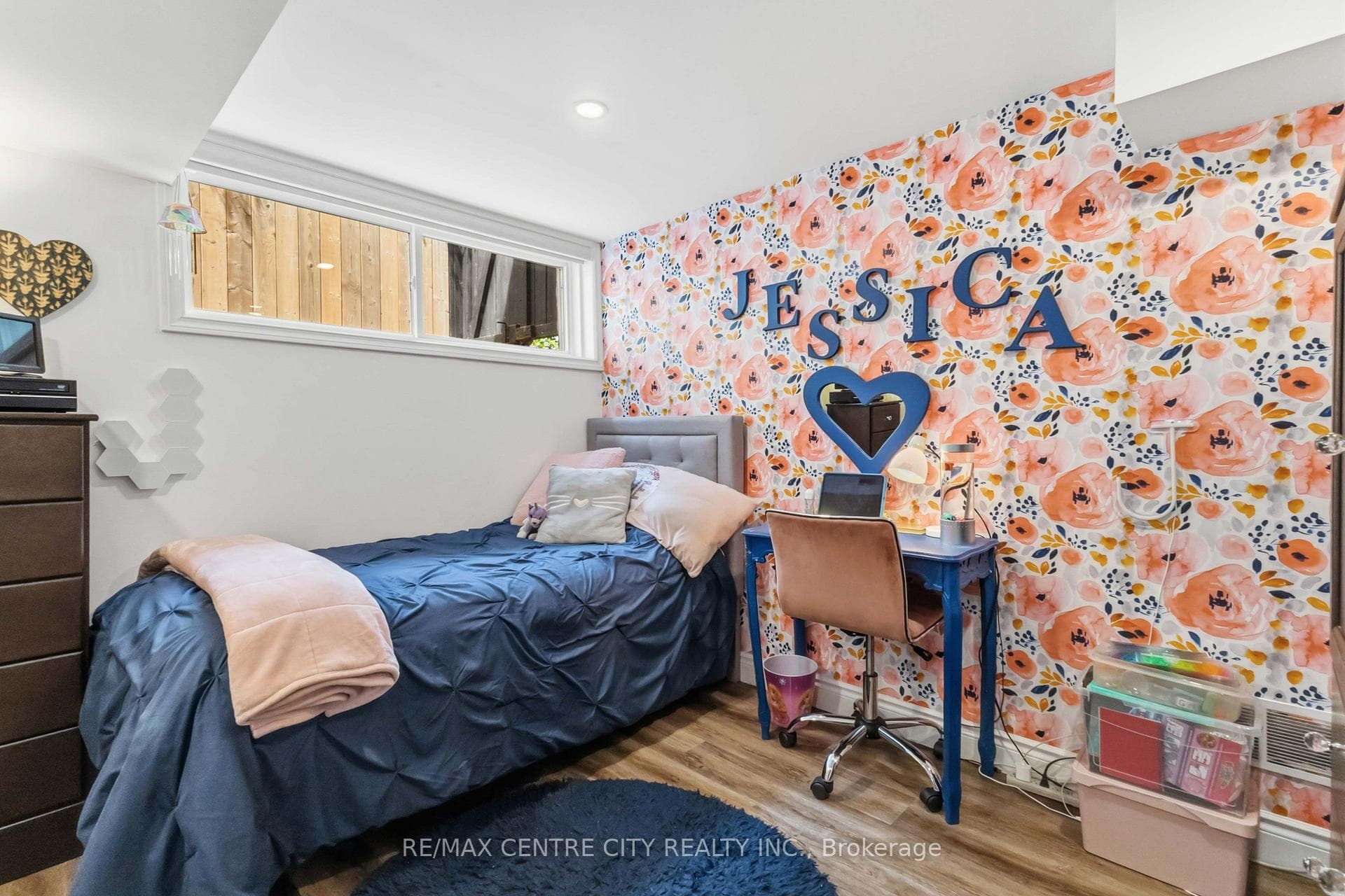 70 Brentwood Crescent photo 36