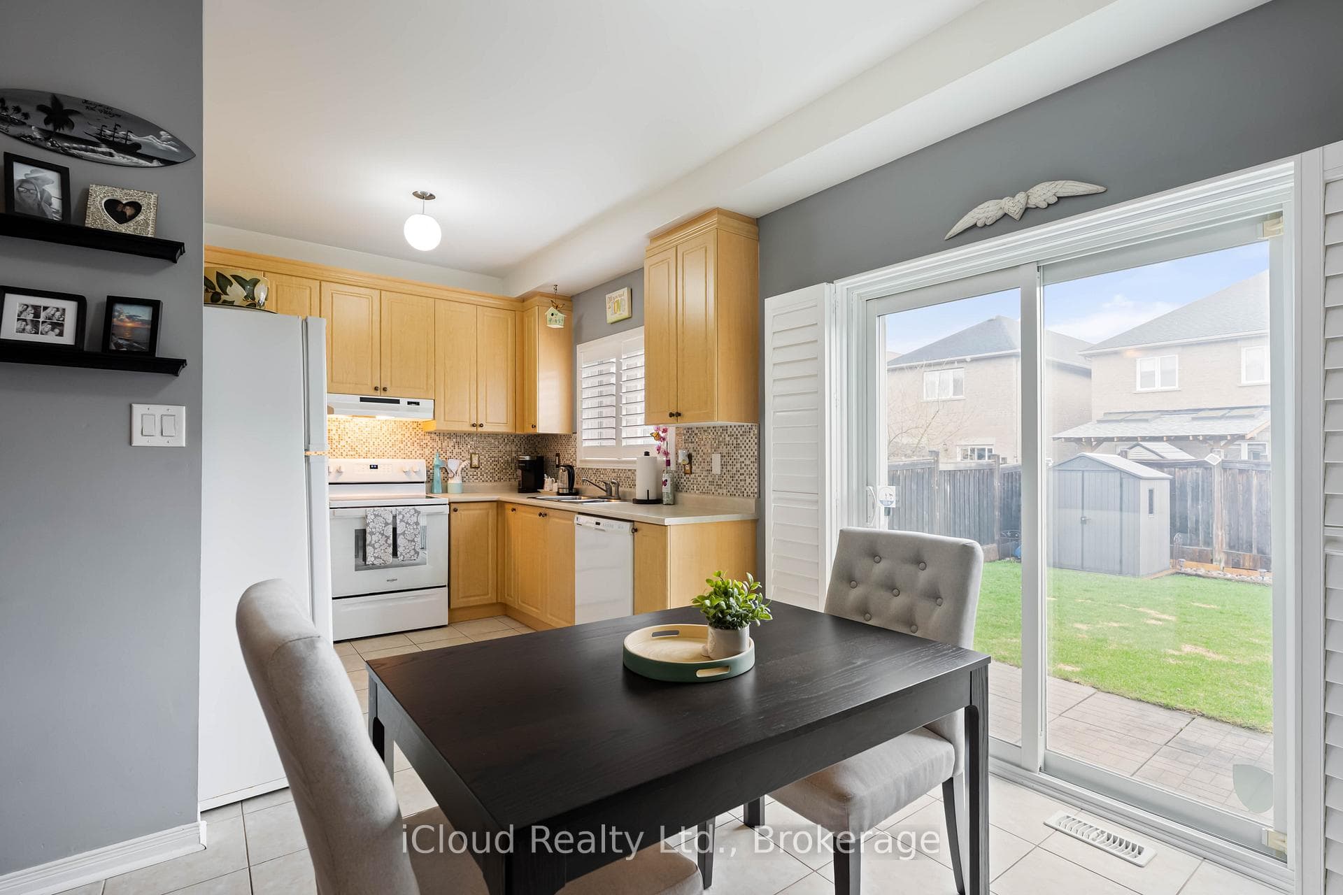 100 Goldham Way photo 11