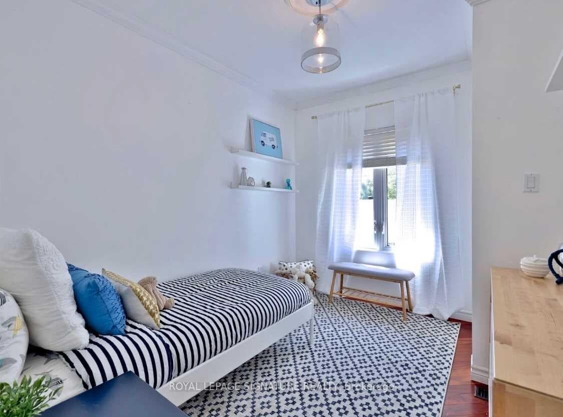 20 Amroth Avenue Unit Main photo 13