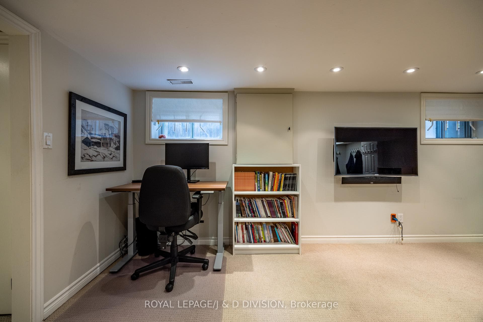 1049 Mount Pleasant Road photo 29