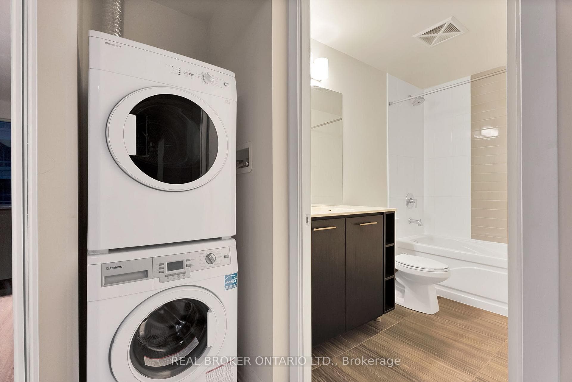 435 Richmond Street Unit 913 photo 17