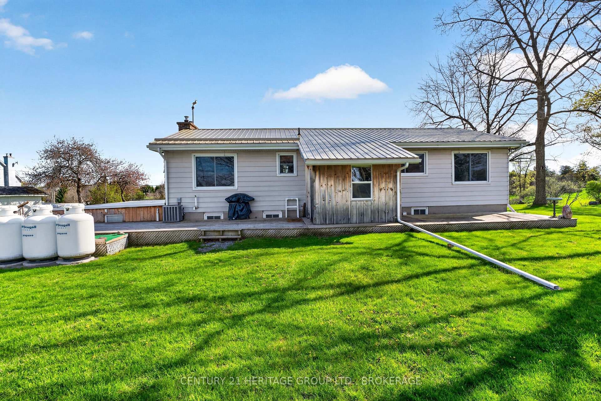 217 Wellington Street photo 49