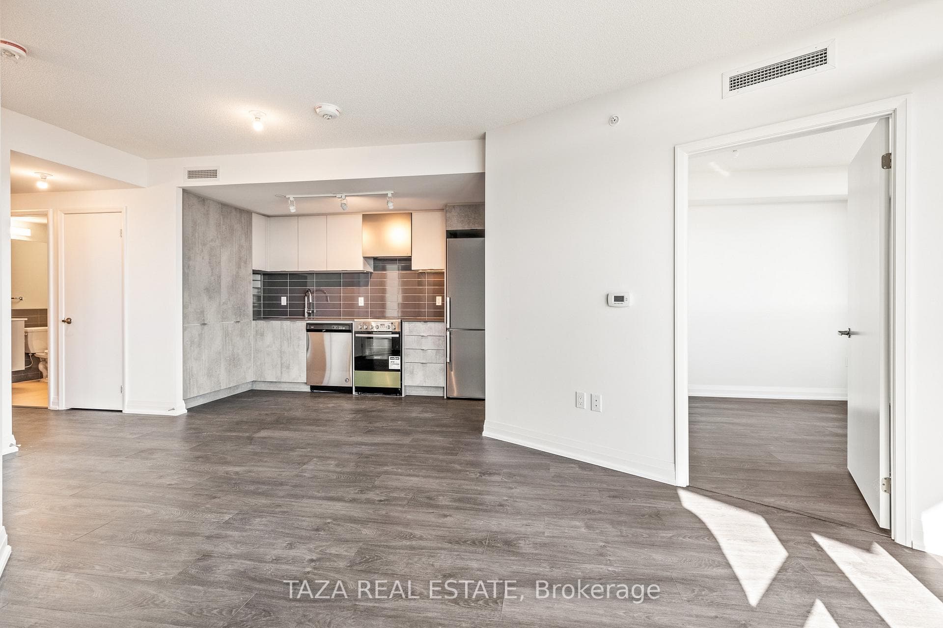30 Gibbs Road Unit 2407 photo 4