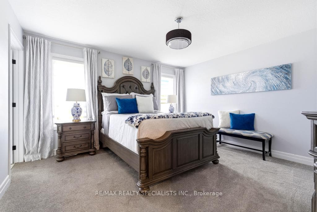 45 Peggy Avenue photo 27