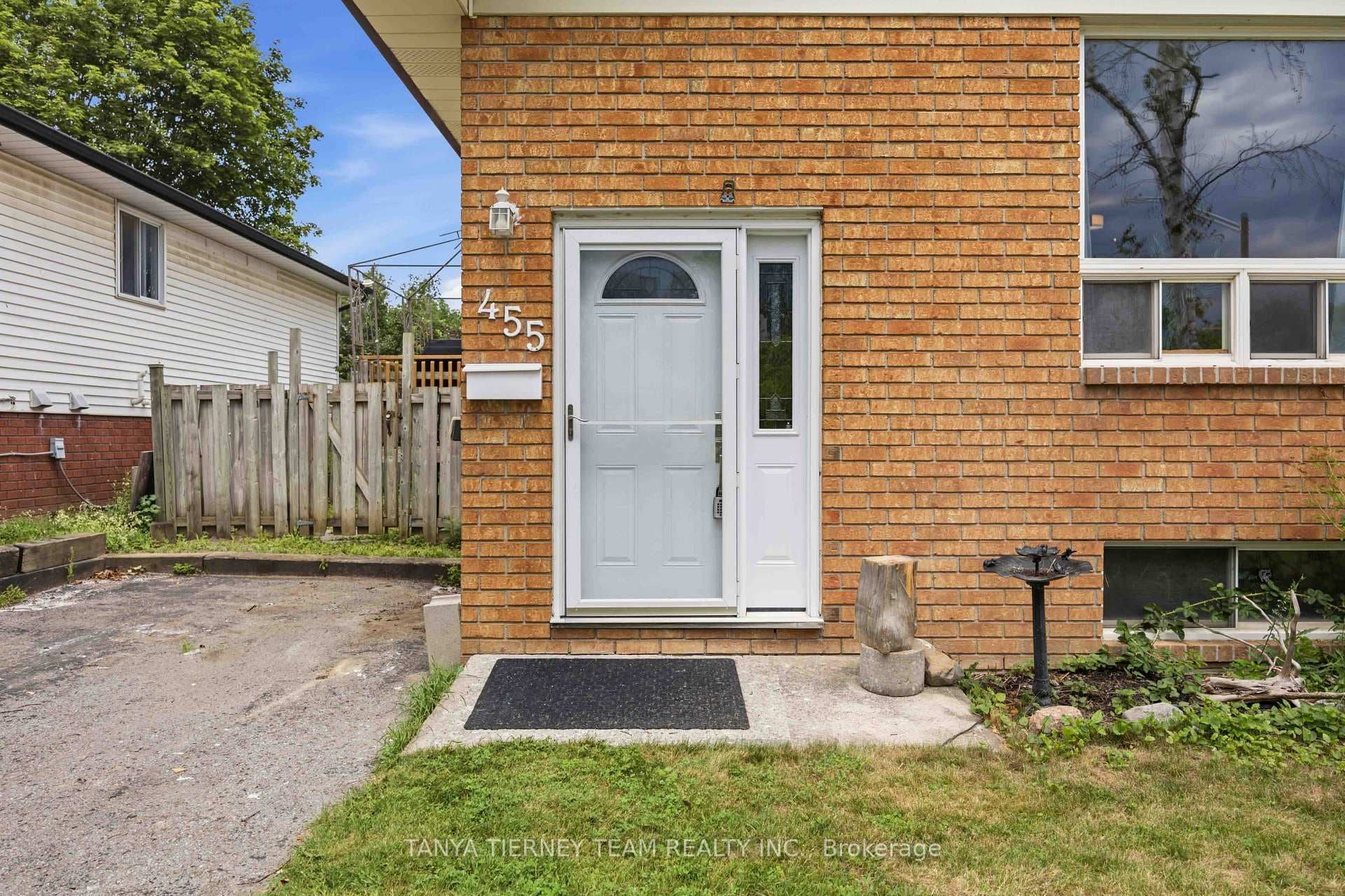 455 Crystal Drive photo 2