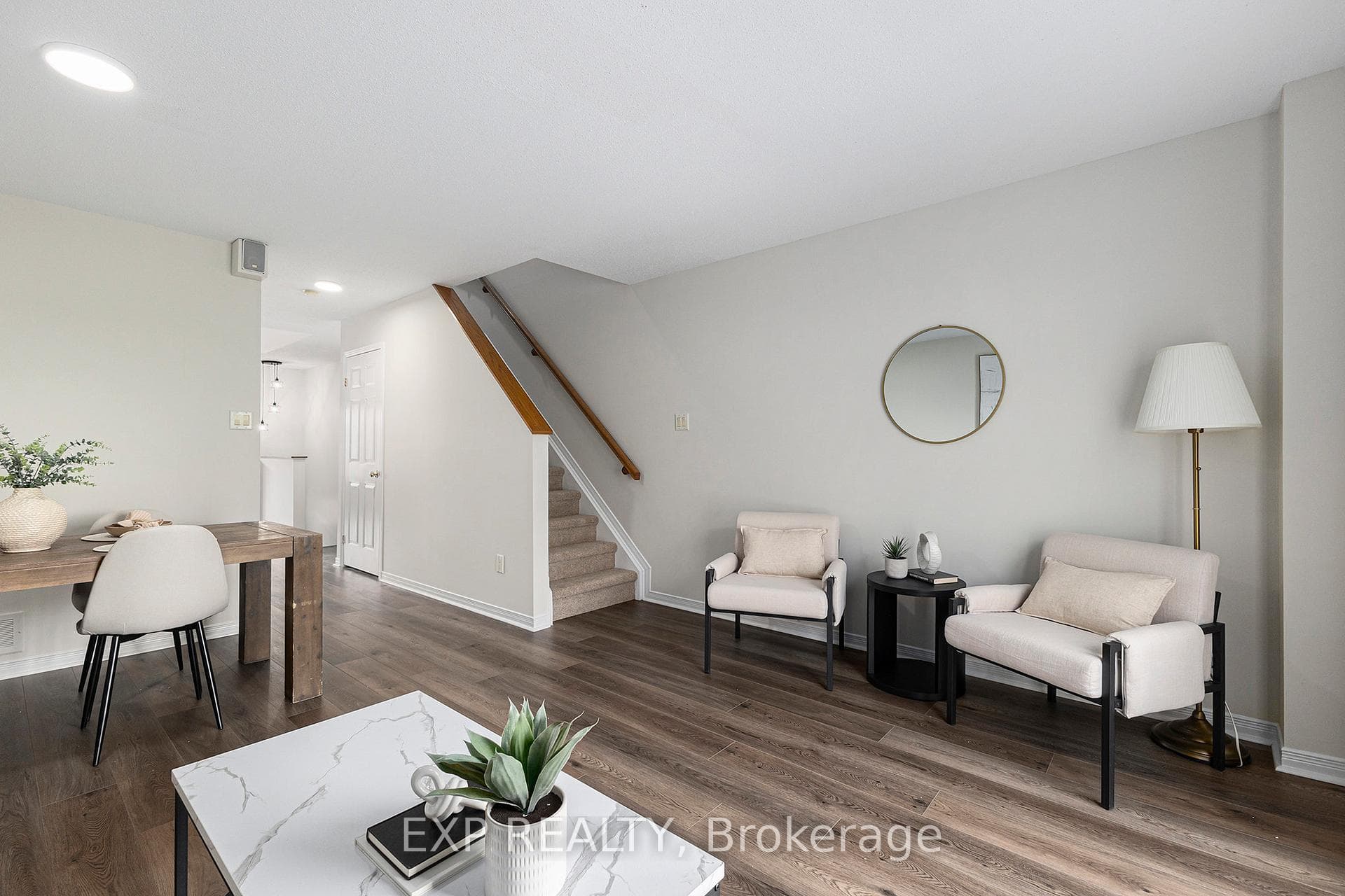 45 Manhattan Crescent photo 4