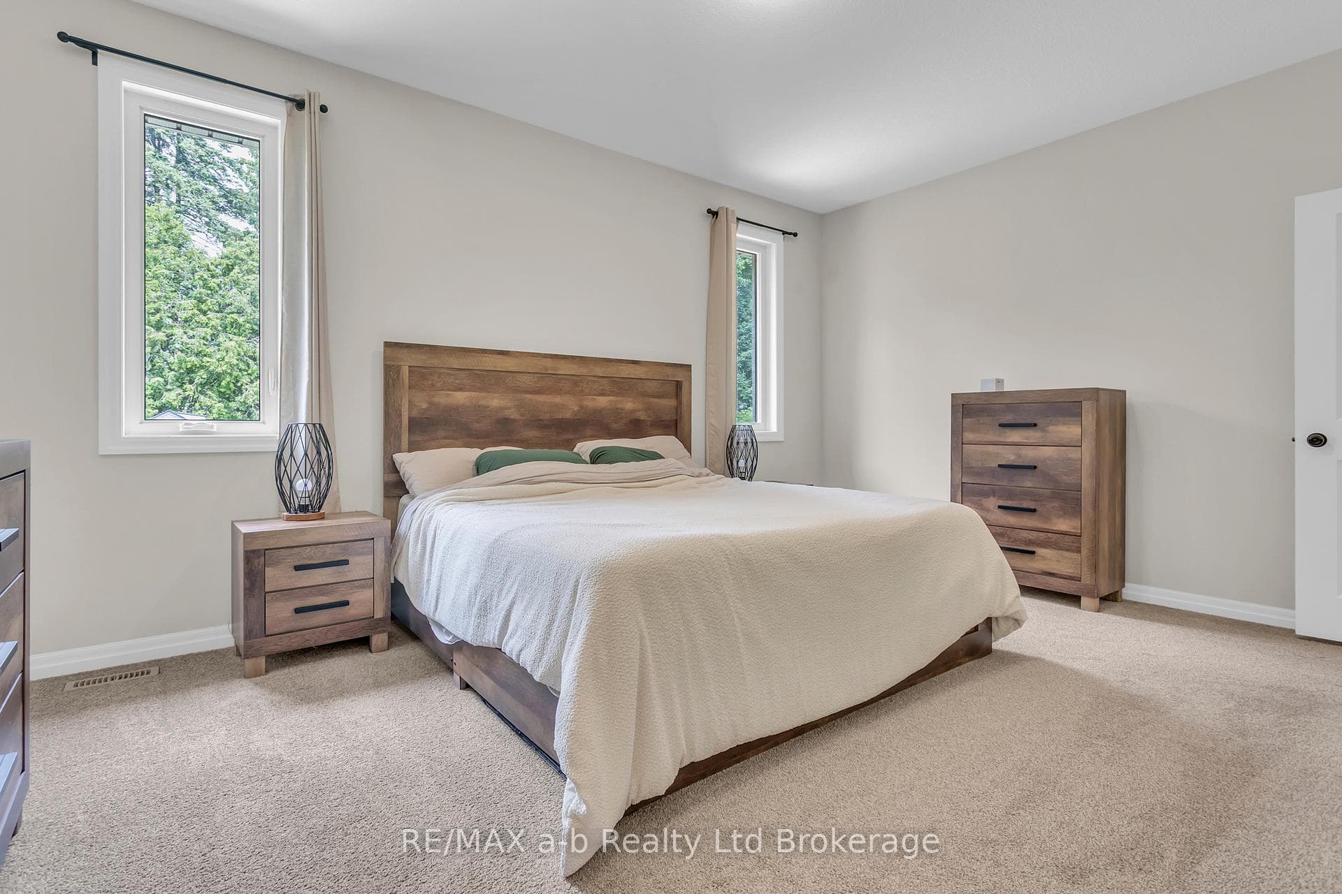 231 Wilson Avenue photo 26