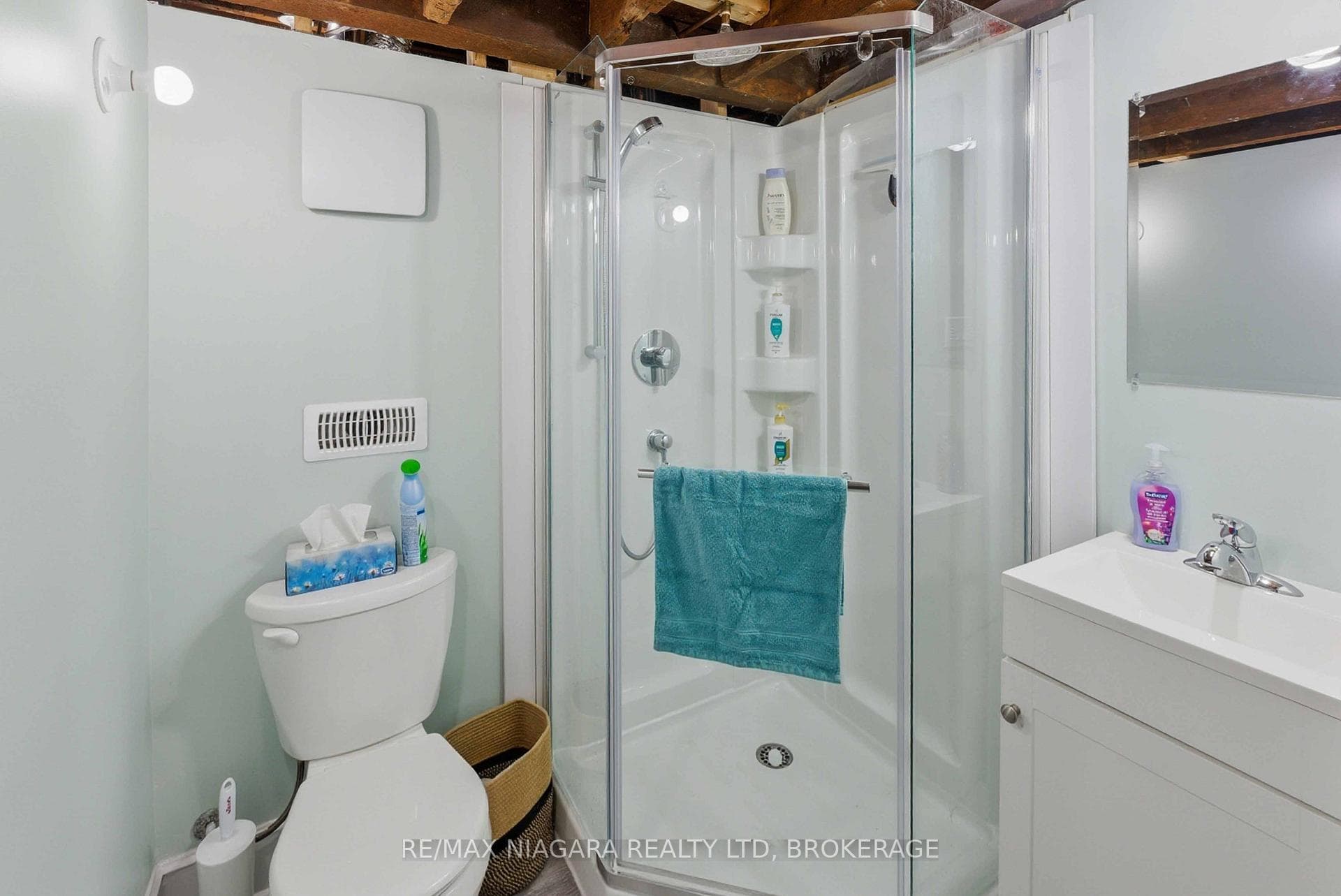 111 LOUISA Street photo 25