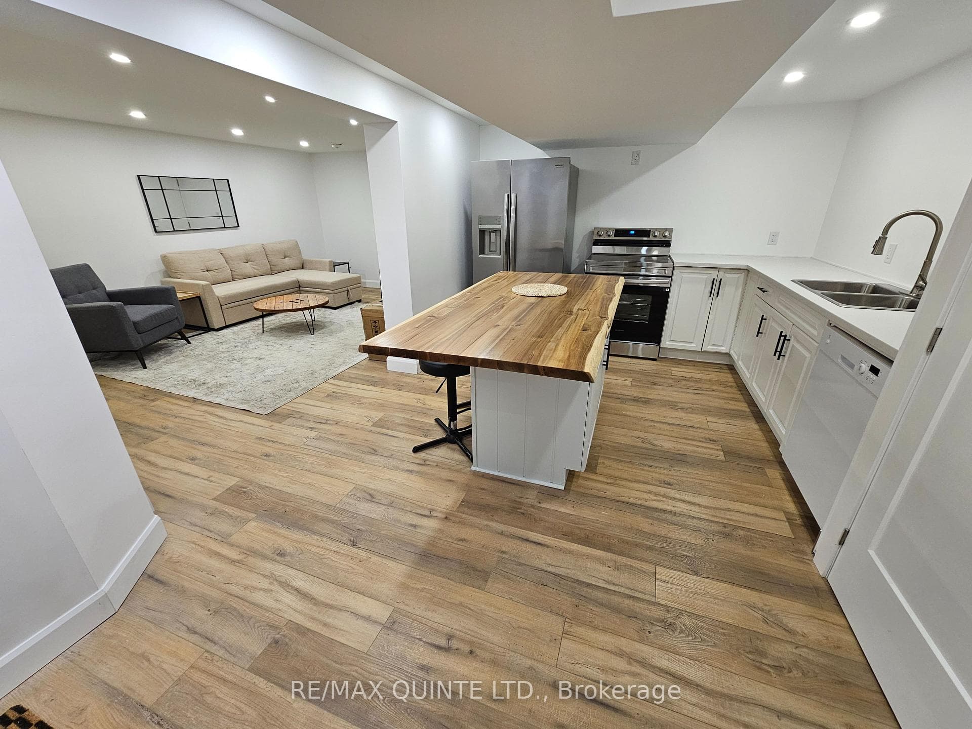620 Sidney Street photo 24
