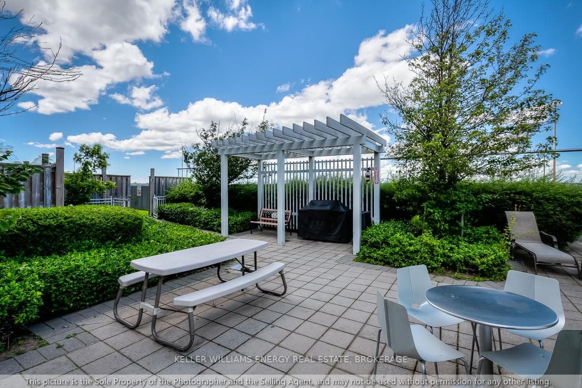 36 Lee Centre Drive Unit 1603 photo 22