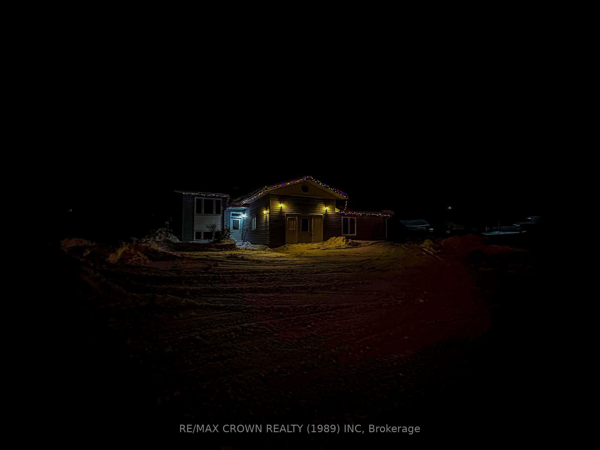 129 Front Street photo 3
