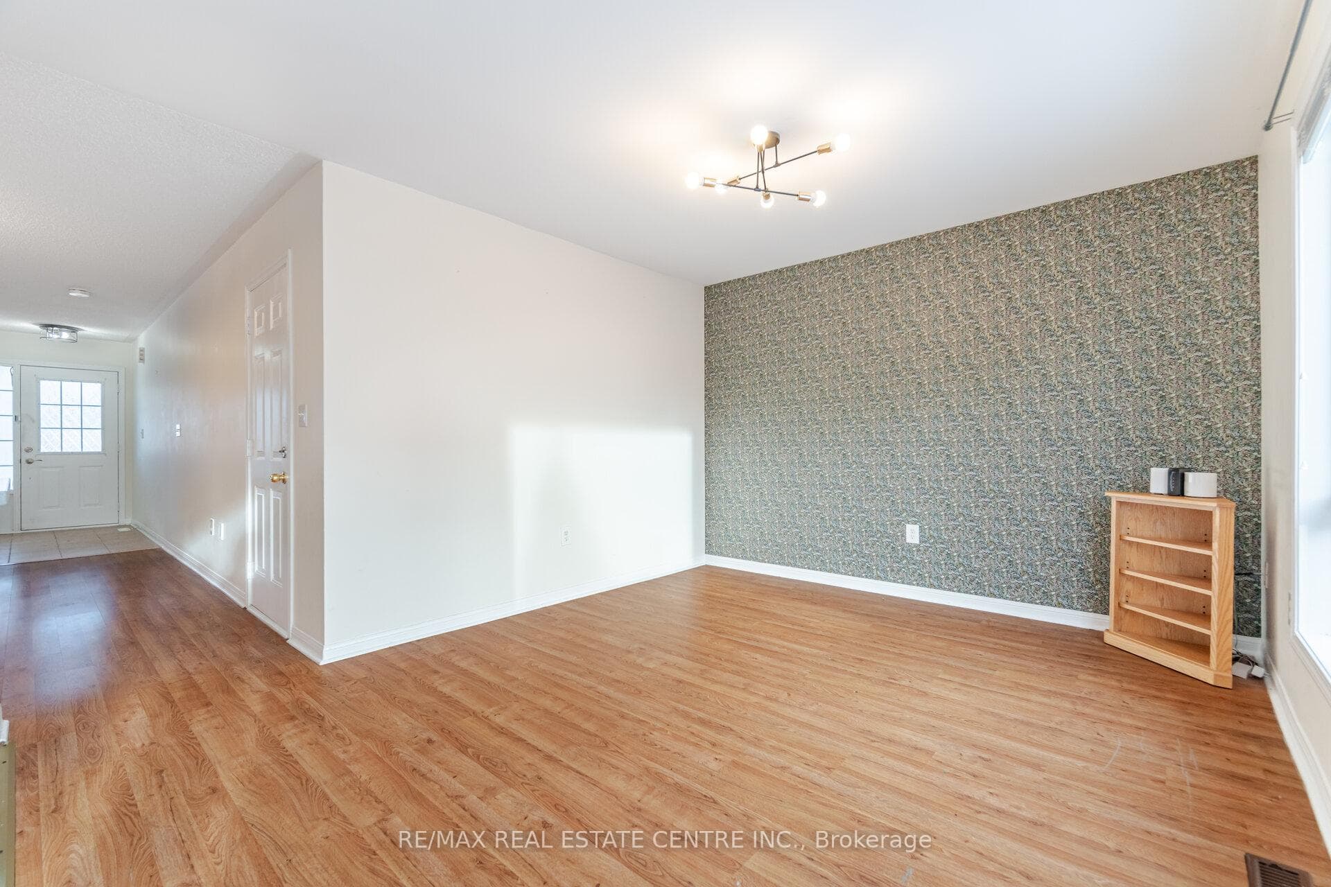 454 Collis Court photo 14