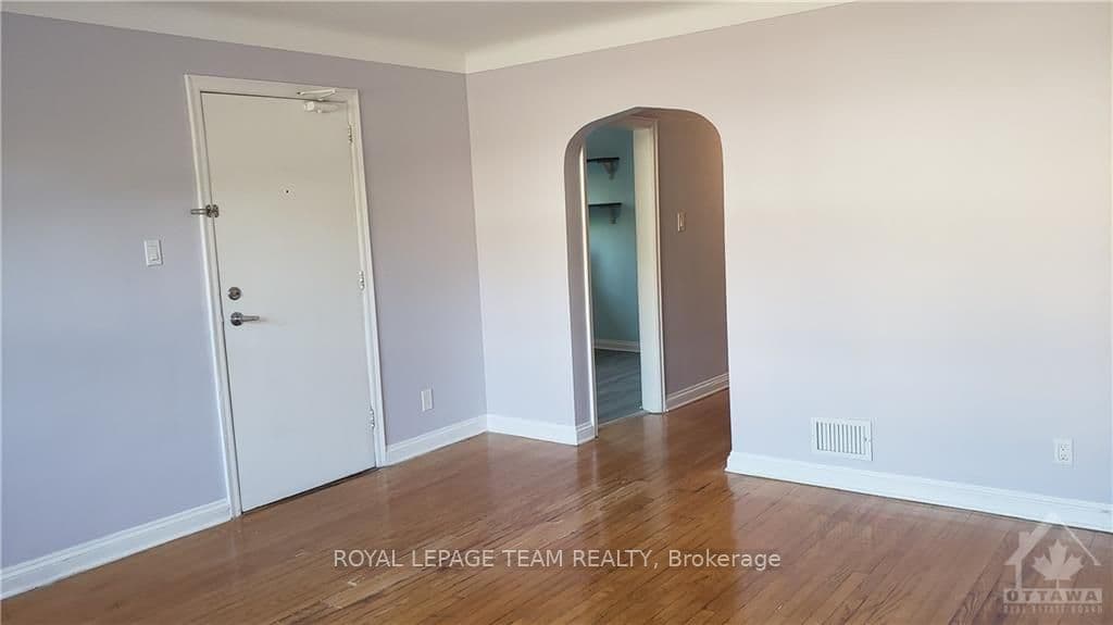 646 CHURCHILL Avenue Unit 1 photo 5
