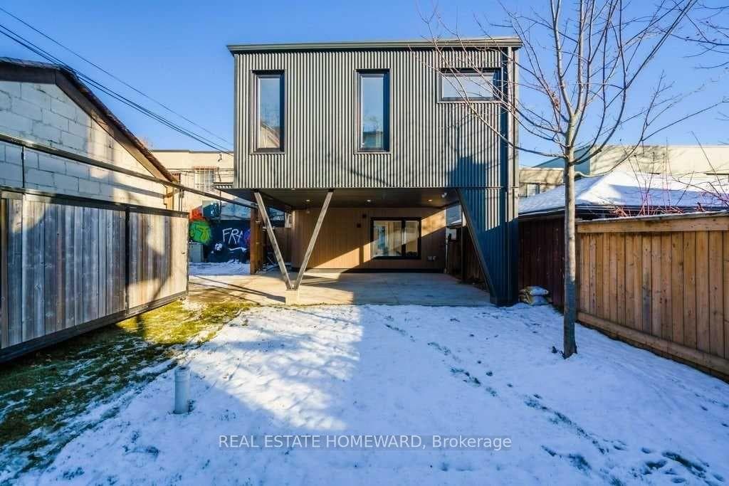147 Denison Avenue photo 4