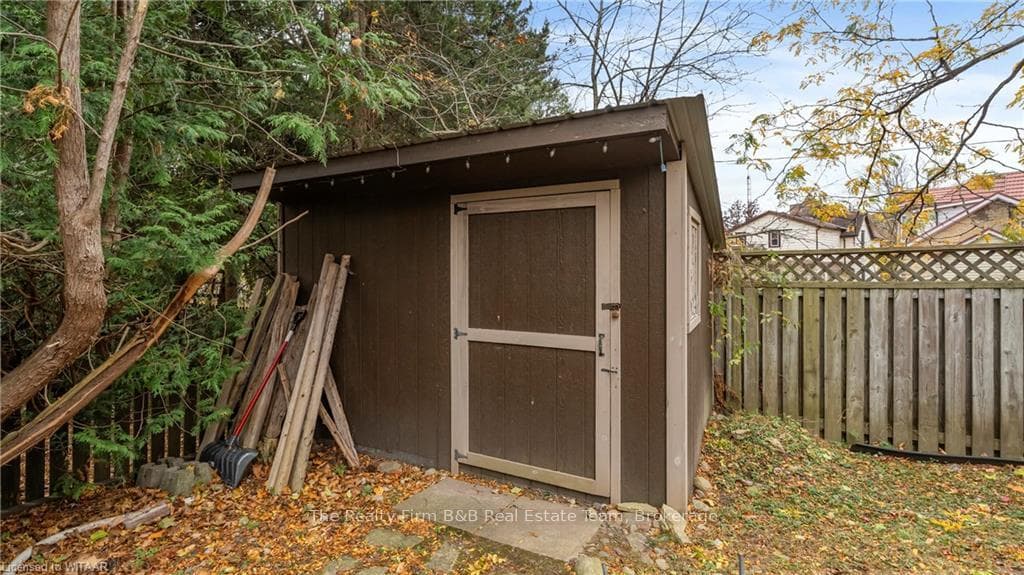 596 GRANT Street photo 36