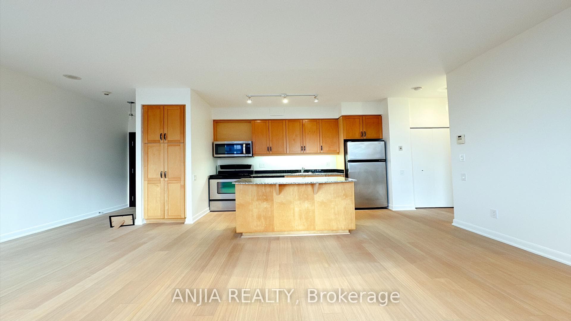 33 Sheppard Avenue Unit 3306 photo 7