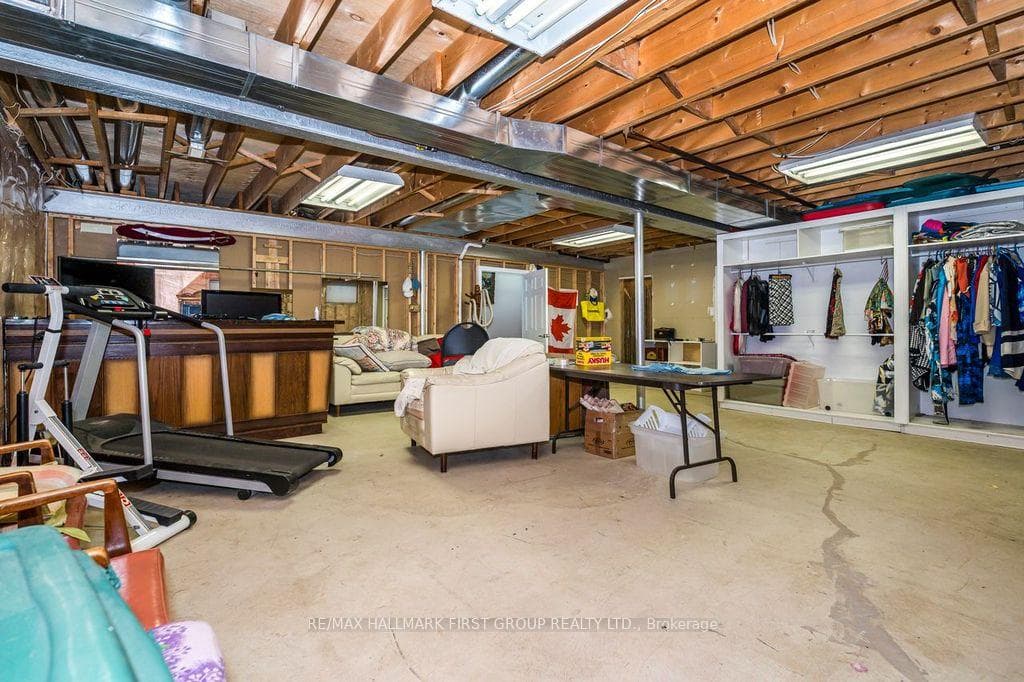 931 Pickering Beach Road photo 28