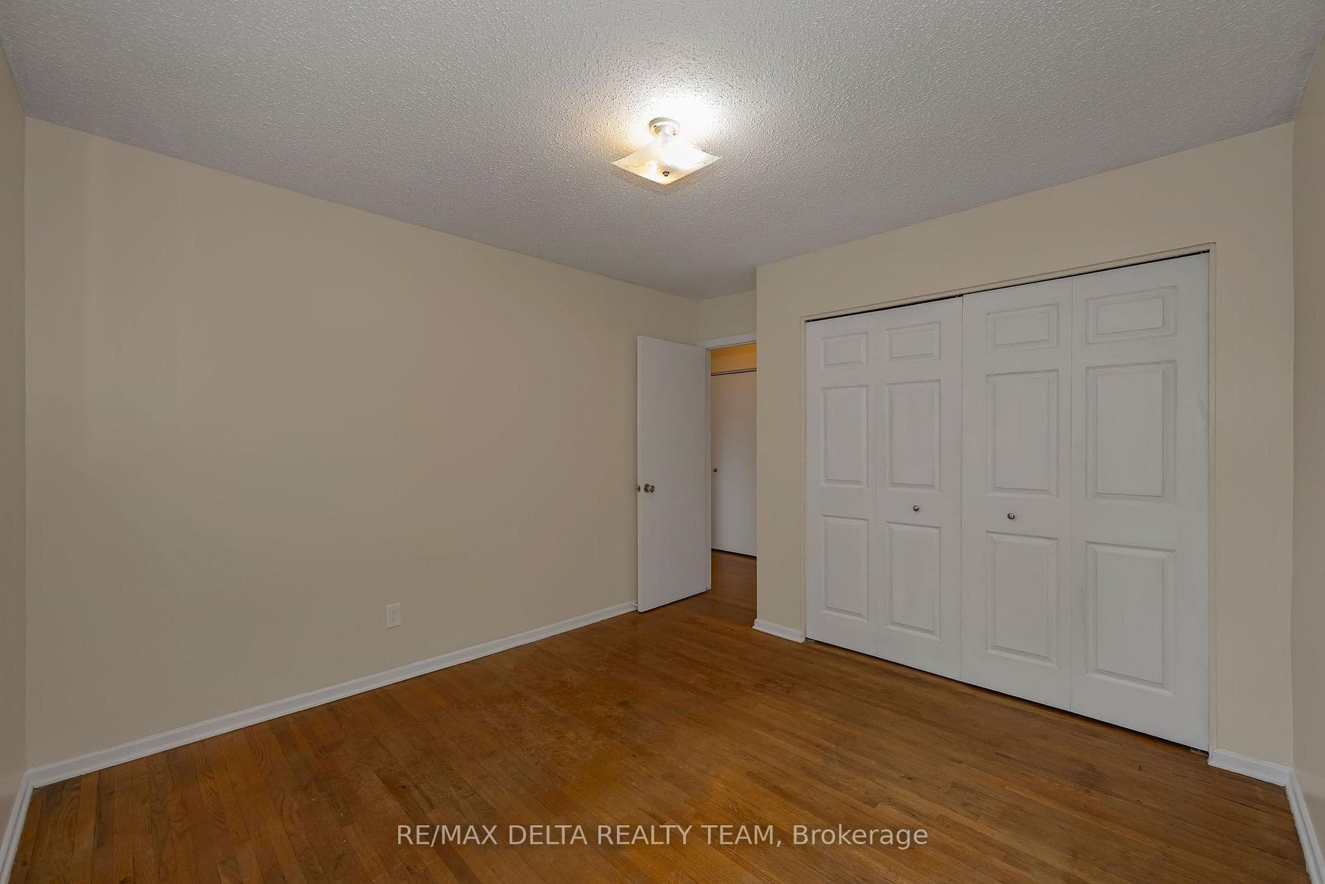278 Gleneagles Avenue photo 19